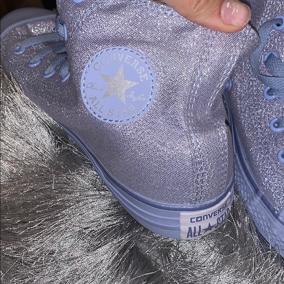 Converse - Picture 2 of 2